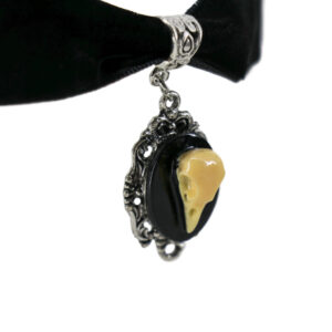 68588 - Vintage bird skull pendant choker