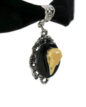 68588 - Vintage bird skull pendant choker