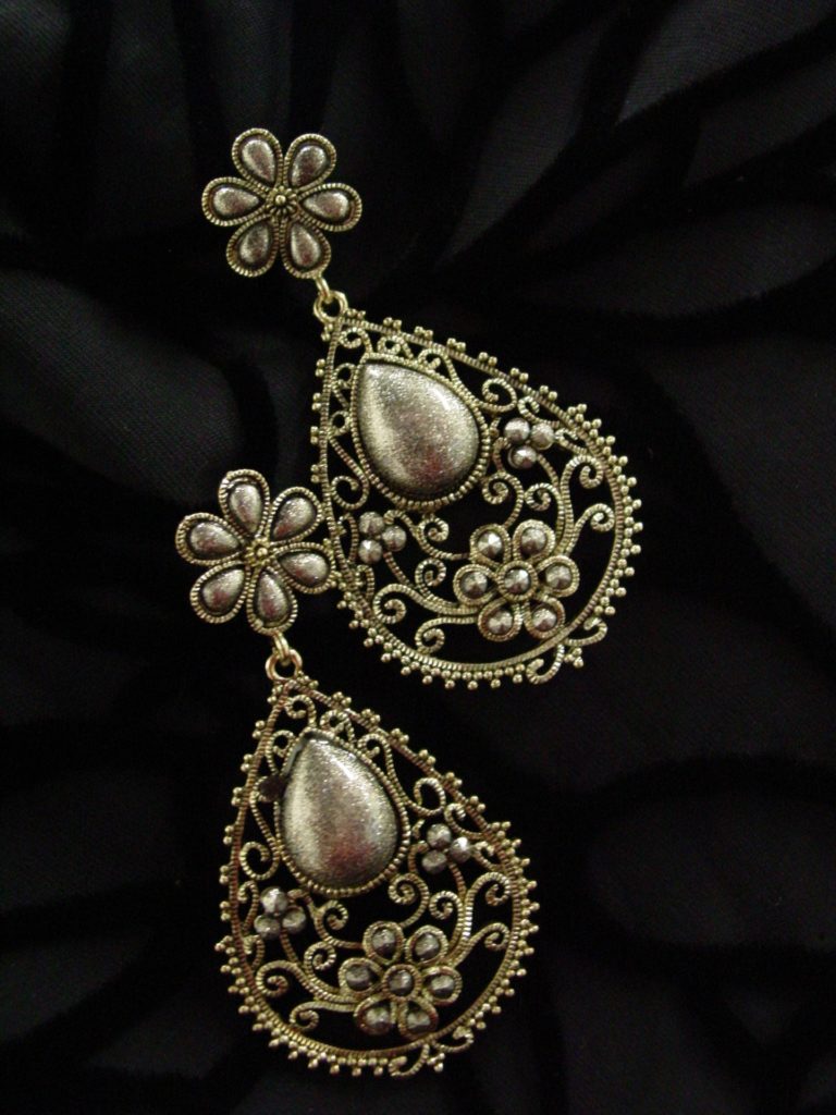 22039 - Tear Drop Earring - Image 2