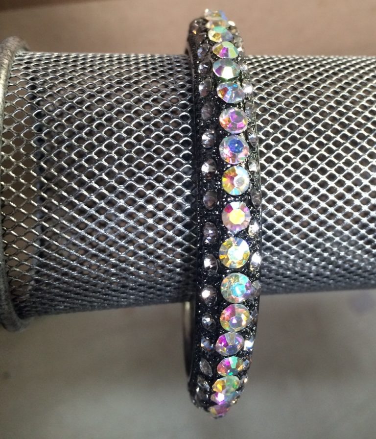 40010 - 3 Row Rhinestone Metal Bangle - Image 6