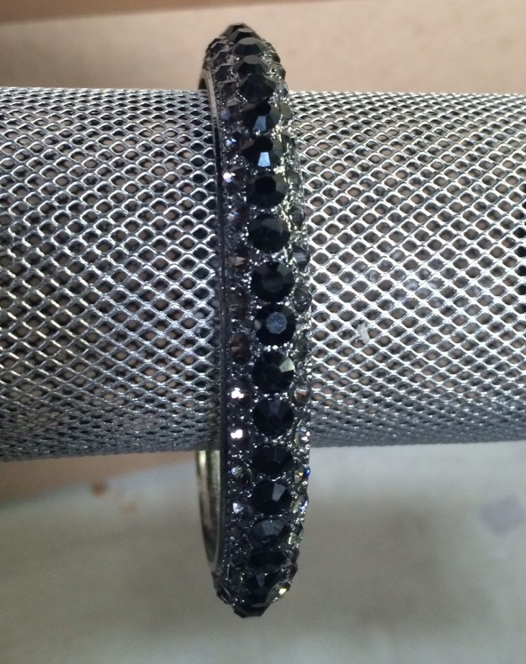 40010 - 3 Row Rhinestone Metal Bangle - Image 7