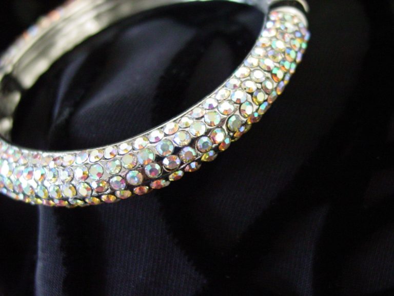 40318 - Rhinestone Hinged Bangle - Image 12