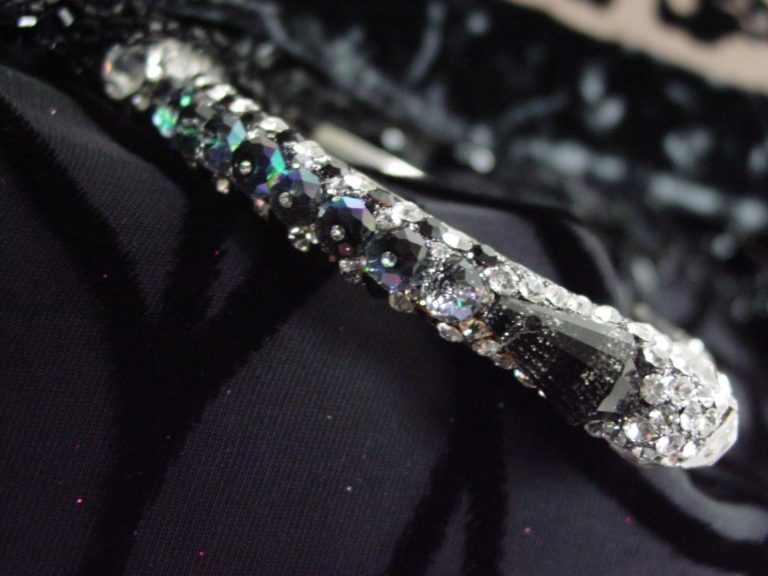 40408 - Multiple Jeweled Rhinestone Bangle - Image 5