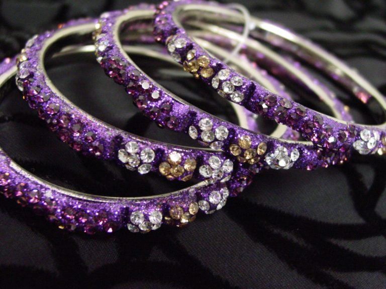 40413 - Cubical Shaped Rhinestone Bangle - Image 11