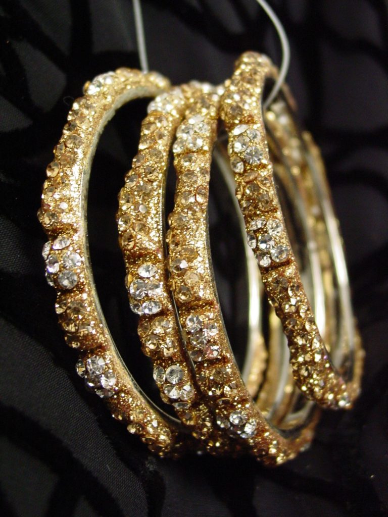 40413 - Cubical Shaped Rhinestone Bangle - Image 7