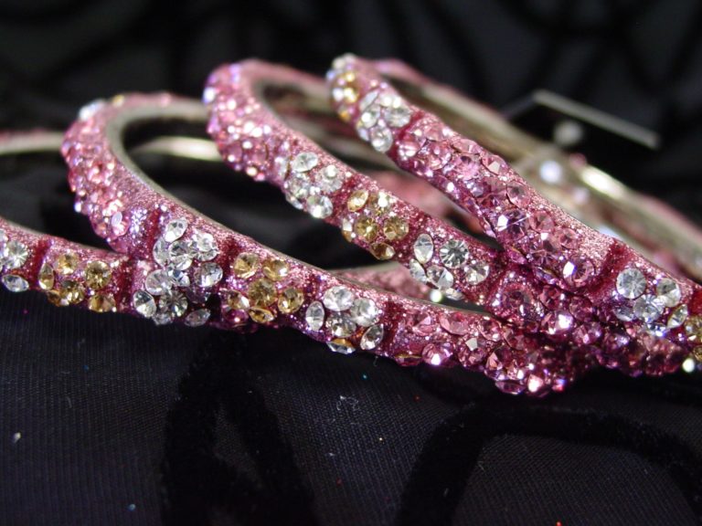 40413 - Cubical Shaped Rhinestone Bangle - Image 10