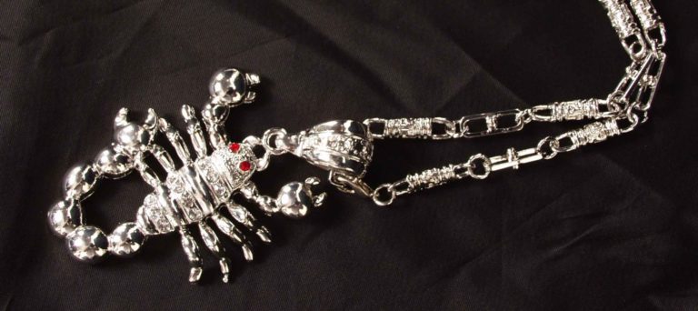 56562 - Hip Hop Scorpion Necklace - Image 2