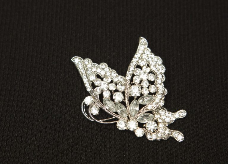 581 - Rhinestone Side Butterfly Brooch - Image 3