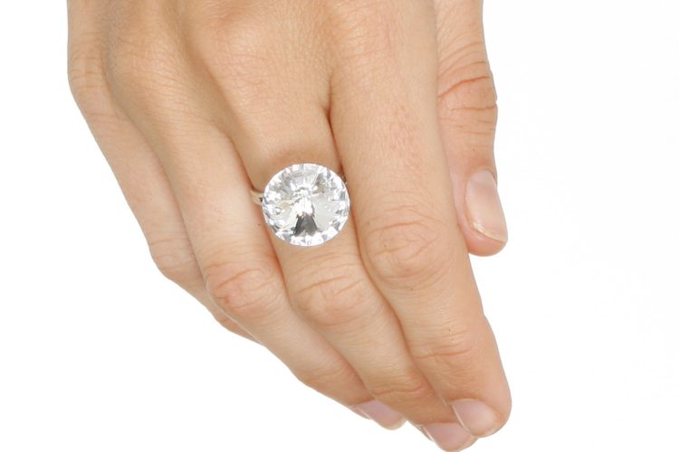 679 - Large 16 mm Rhinestone Ring - Image 2