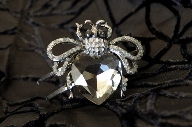 68036 - Bee Cuff - Image 2