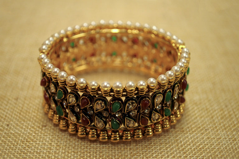 68866 - Bangle Pearl with Hinges - Gold - Image 2