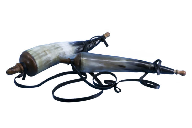 HN101 - Powder Horn..size: 11".. - Image 3