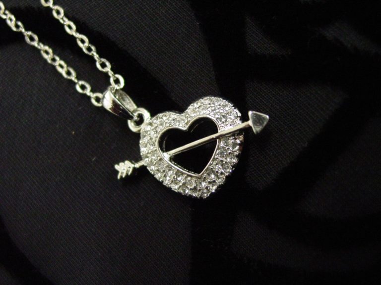LC315 - Rhinestone heart with arrow - Silver - Image 3