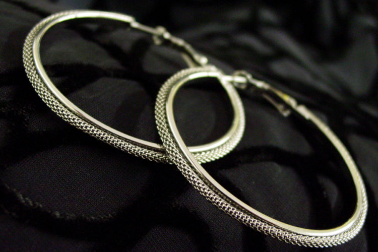 LFE21662 - Mesh Hoops Earring - Image 2