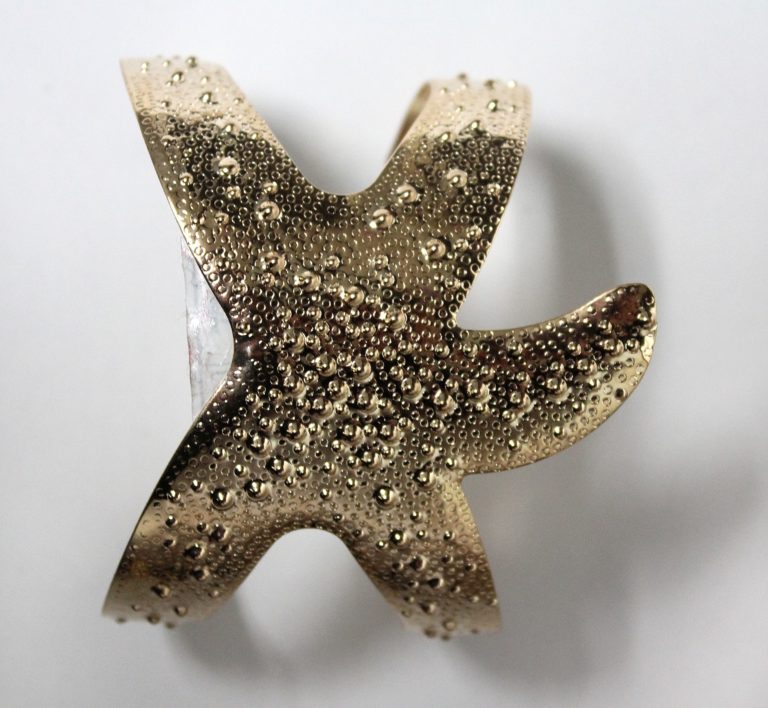 SB2223 - Gold Starfish Cuff - Image 2