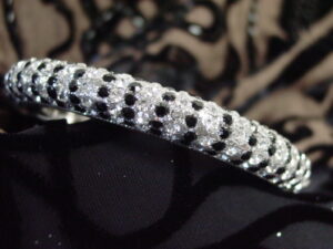 40406 - Rhinestone Bangle - Black and Clear