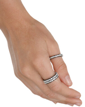 675 - 1 Row Ring - Black/Silver