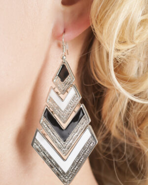 23135 - Trriangle shape drop earring
