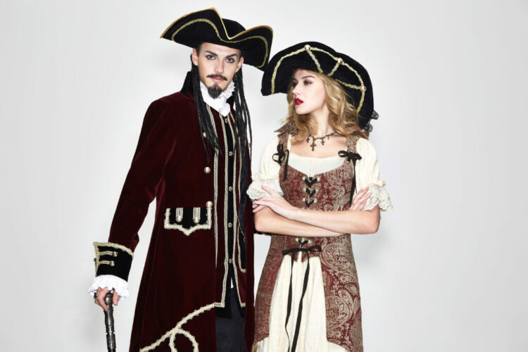 CT95 - Two-piece Red Pirate Set: Jacket and Vest - Image 13