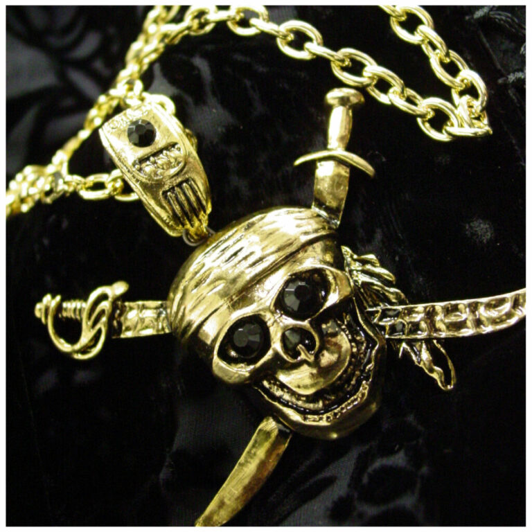 55016 - Pirate Skull & Swords Necklace - Image 3