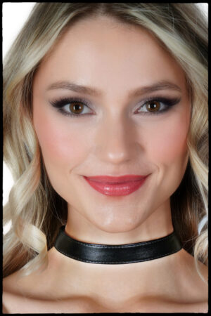 BZ115 - Plain choker w/ Buckle