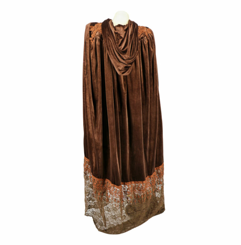 8479 - Victorian Cape with Lace - Image 15