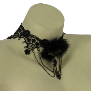 68672 - Victorian puff lace choker with chain and heart gem