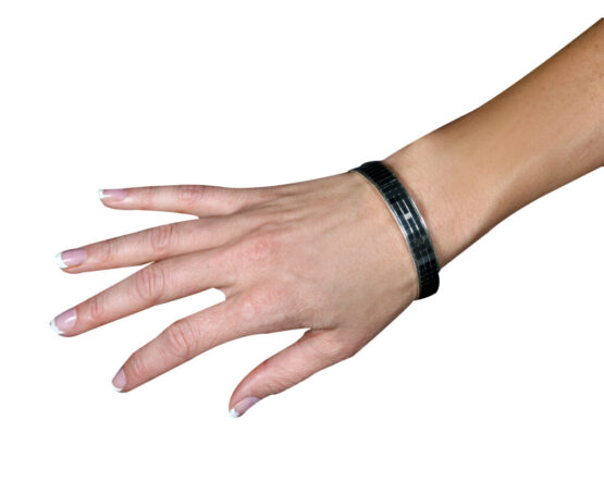 8240 - Metal Mesh Bangle - Image 2