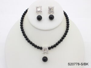S20778 - Pearl Necklace set